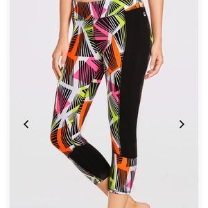 NEW Fabletics penzy capri leggings